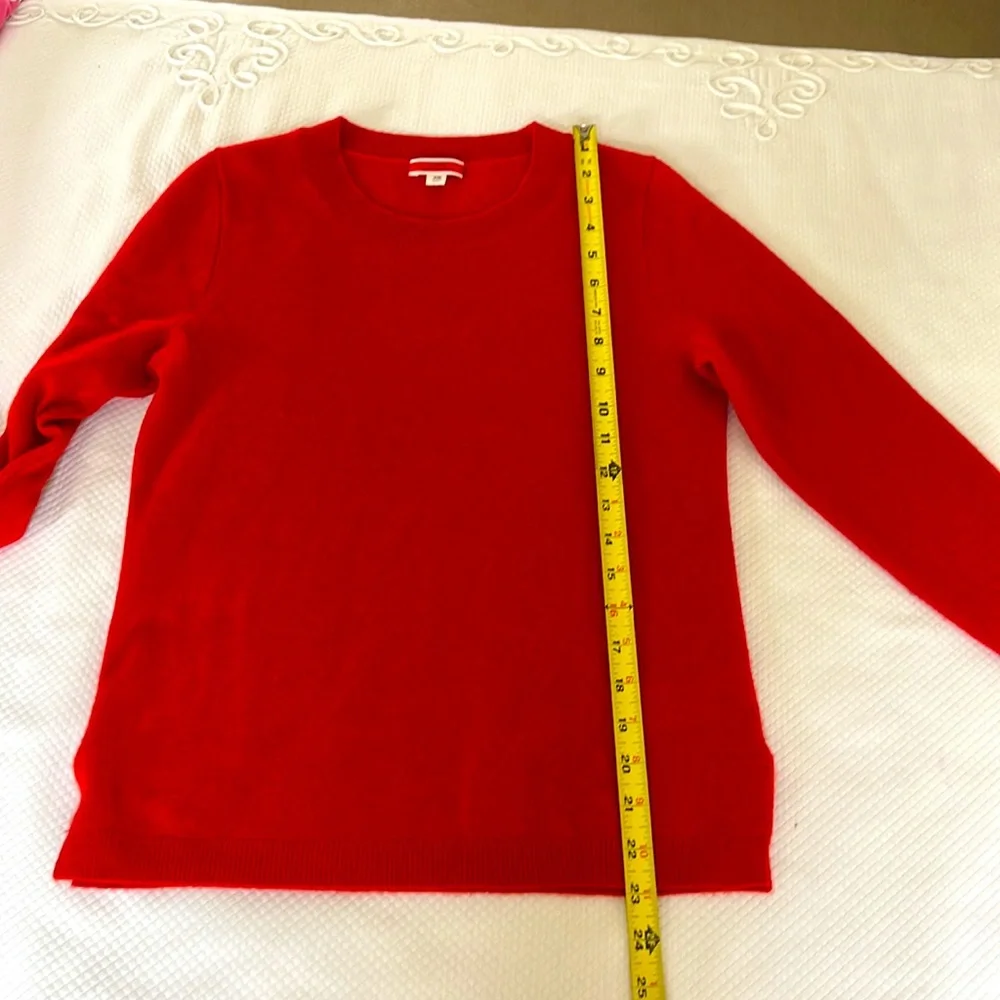 J Crew Red 100% Cashmere Crew Neck sweater XS side slits, long sleeve